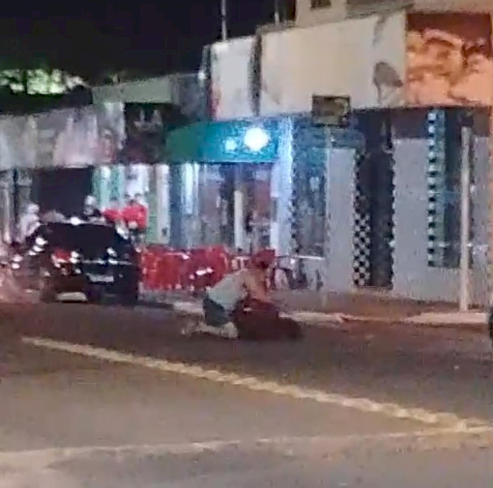 Angélica - Homem é esfaqueado  no centro comercial