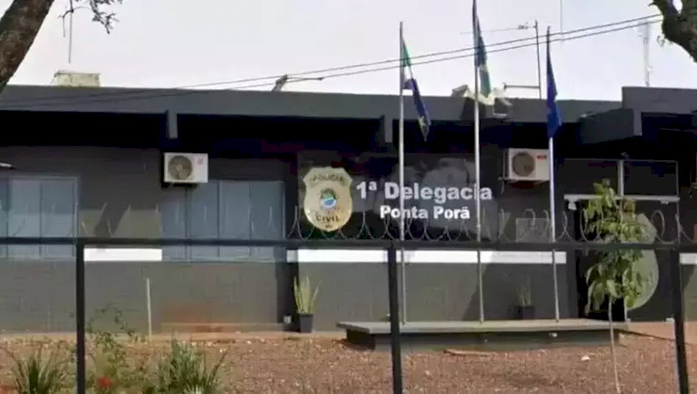 Assaltante morre baleado após amarrar casal e levar R$ 20 mil de rancho