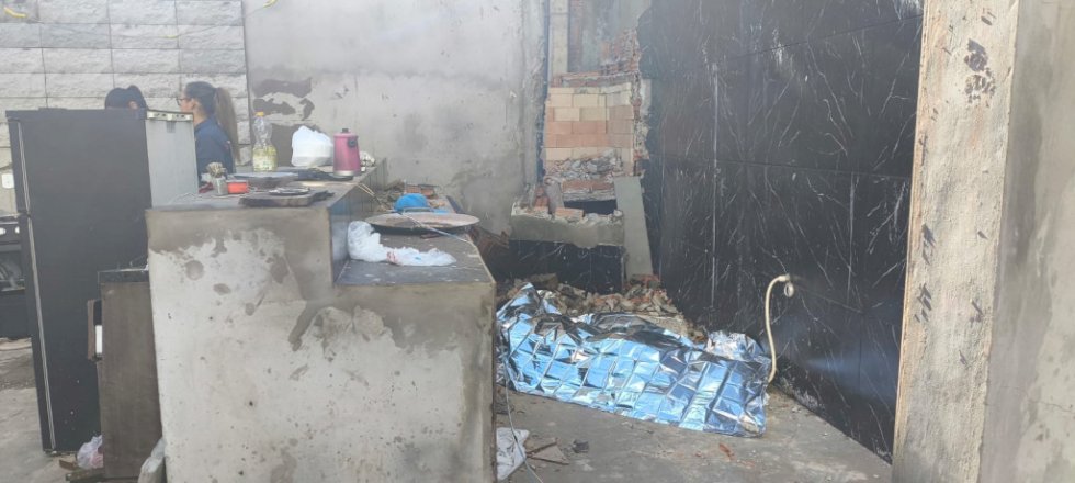 Adolescente morre ao ser atingido por estrutura de churrasqueira