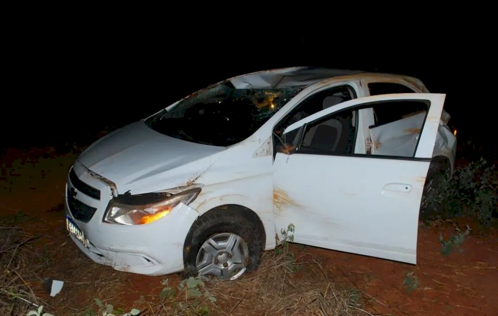 Jovem capota carro na MS-395  ao desviar de animal