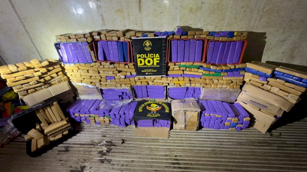 DOF apreende uma tonelada e meia de maconha em residência que servia de entreposto de drogas