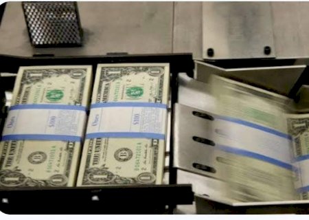 Dólar volta a cair com mercado retirando prêmios de risco e fecha a R$5,925