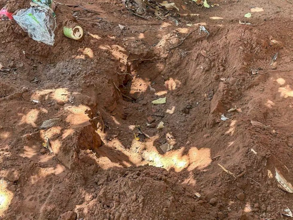 Metade queimado, metade enterrado: rapaz foi morto com extrema crueldade, diz PM