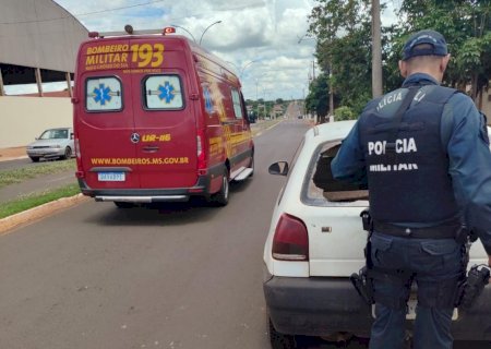 Ivinhema - Ciclista colide em veiculo parado e fica com vários ferimentos