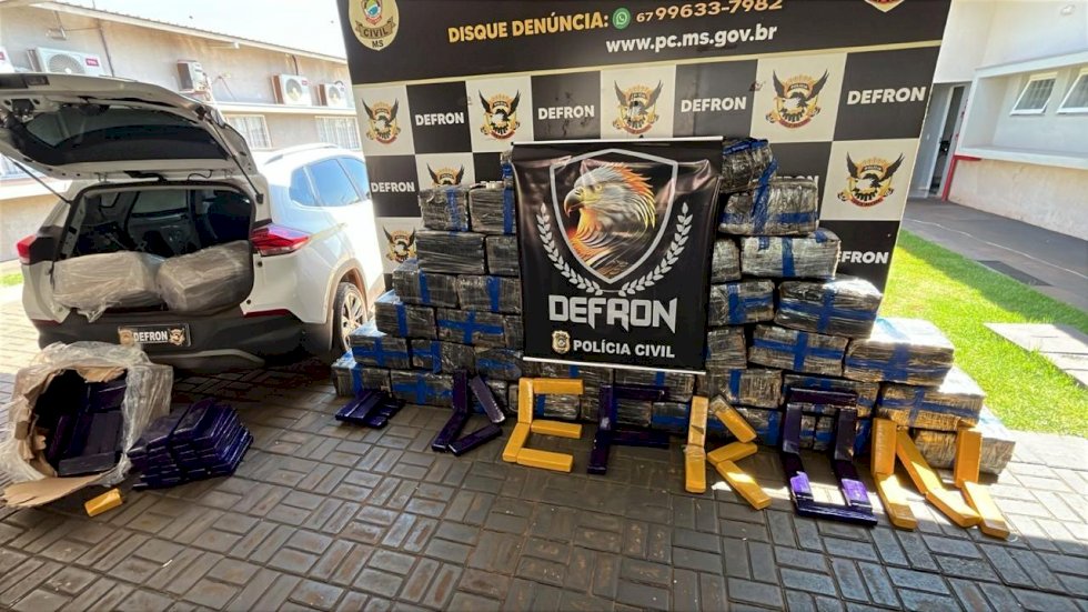 Policiais civis apreendem mais de uma tonelada de maconha e recupera veículo furtado em SP