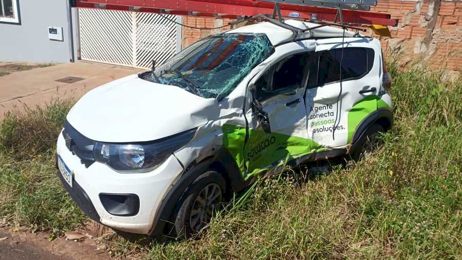 Nova Andradina - Duas pessoas ficam feridas em acidente de trânsito na Vila Operária
