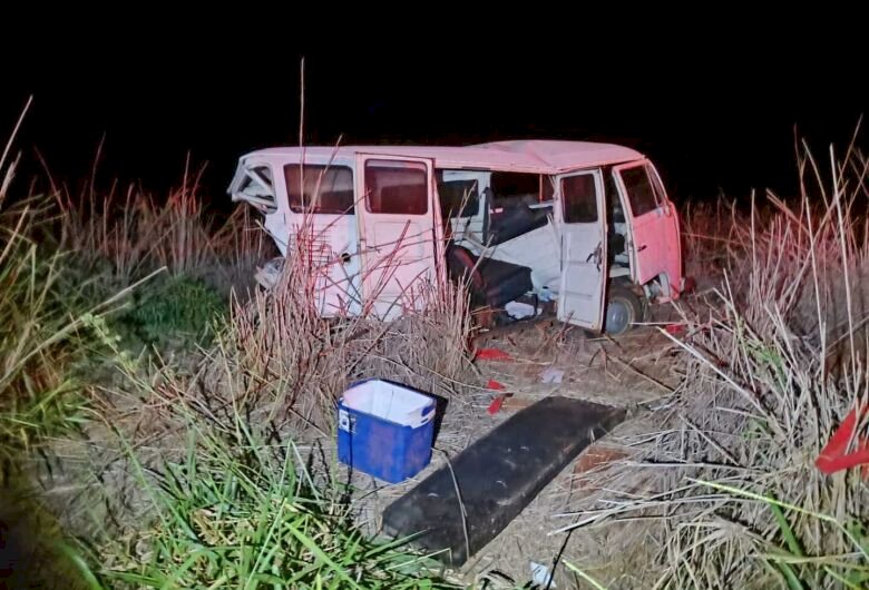 Ocupantes de Kombi envolvida em acidente que terminou na morte de criança seguem internados