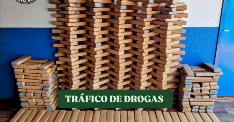 Polícia Militar apreende grande carga de drogas e suspeito é baleado após confronto