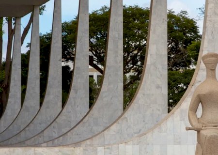 STF marca julgamento de denúncia contra Bolsonaro para 25 de março
