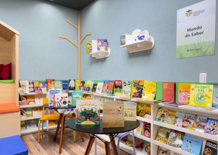 Projeto Territórios do Saber entrega biblioteca para Escola Municipal Mauro Fascincani em Angélica MS