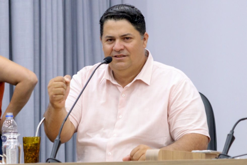 Com dois requerimentos e uma indicação, Marcio Alves requer informações sobre cumprimento de Leis e construção de ponte em estrada rural