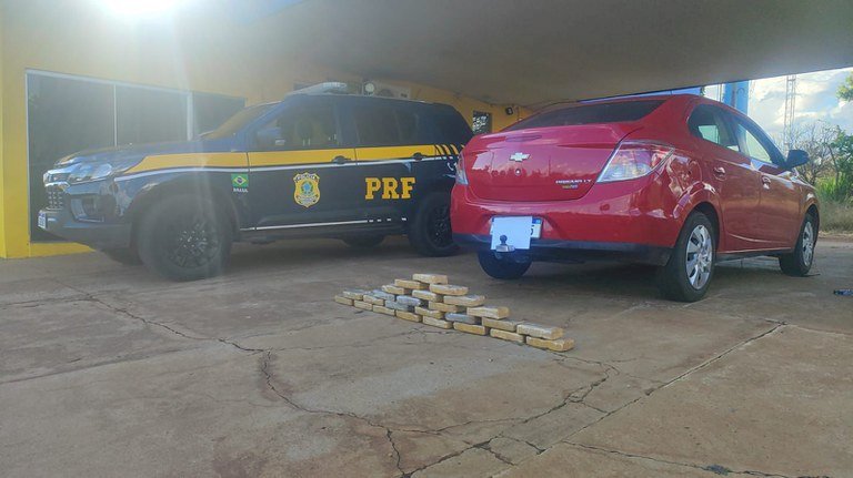 PRF apreende 25 Kg de cocaína