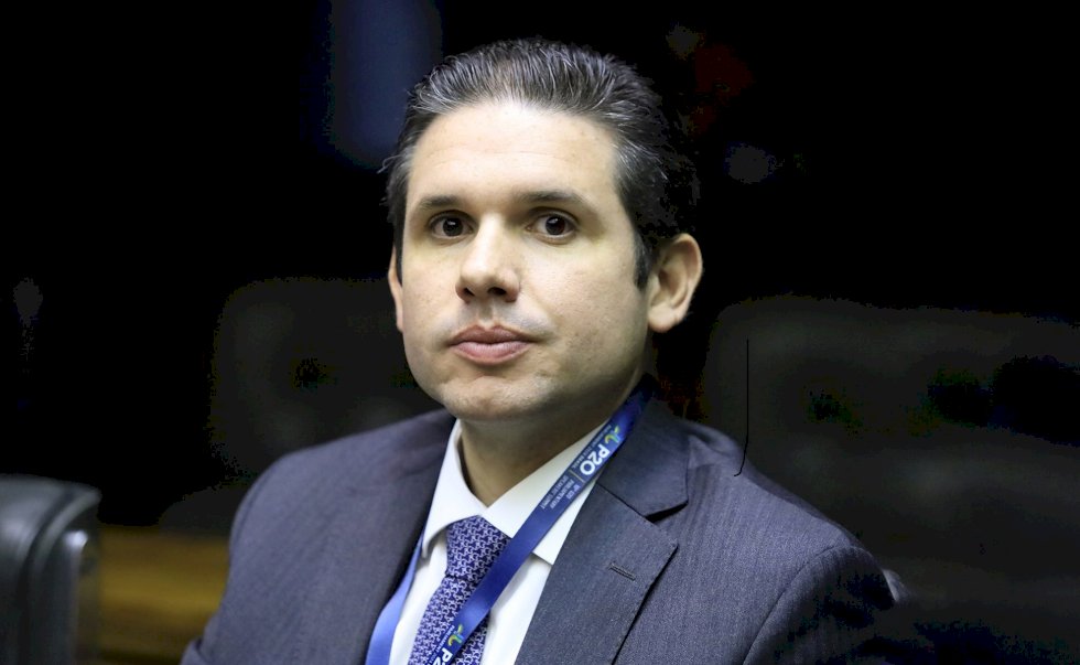 Após reunião com líderes, Hugo confirma adiamento de urgência da anistia