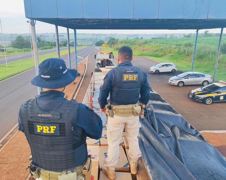 PRF apreende 2,2 toneladas de agrotóxicos e 200 mil maços de cigarros na BR-163