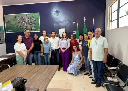 Prefeito Edinho Cassuci empossa nova Secretaria de Assistência Social