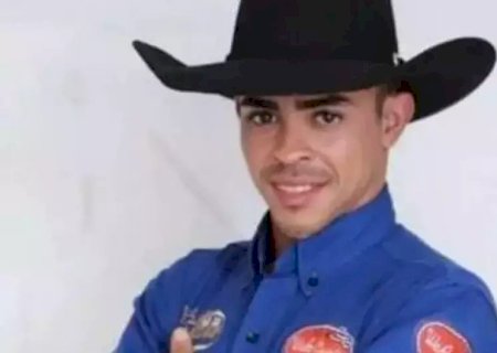 Peão é socorrido em estado grave ao cair de touro e bater a cabeça