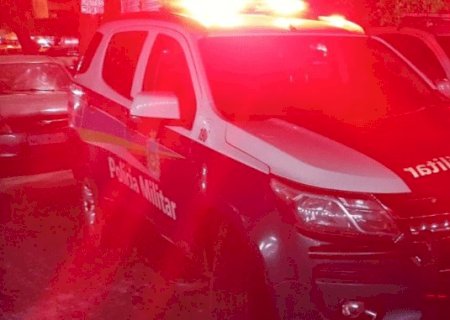 Homem vacila com ligação de amante, apanha da esposa e vai parar no hospital