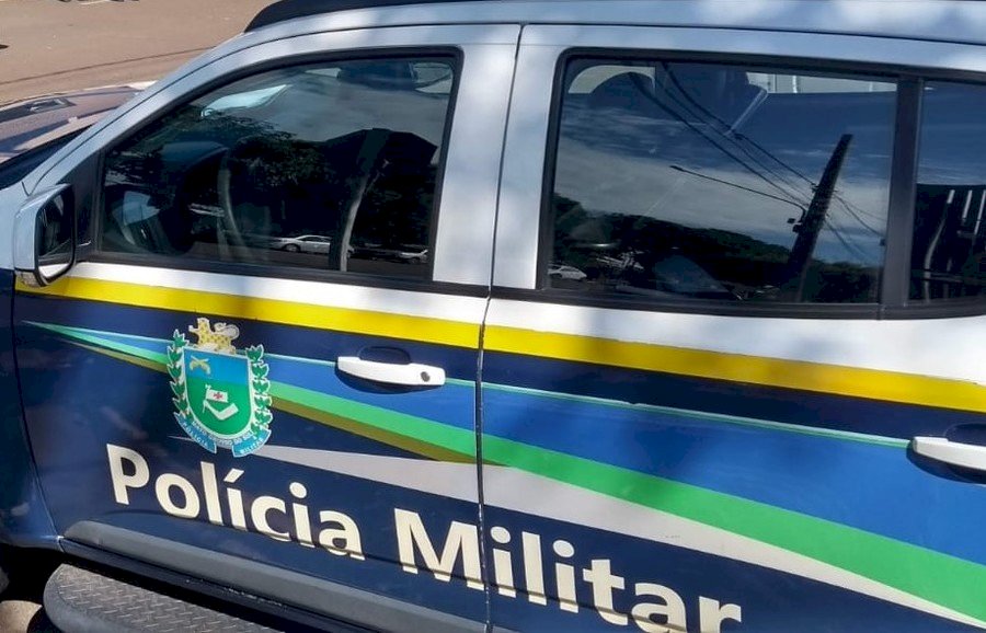 Motorista cochila ao volante, bate o carro e é preso por embriaguez em Nova Andradina