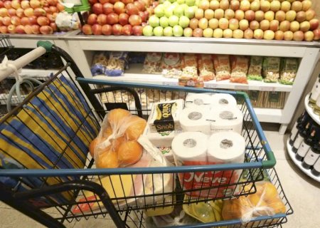 Preços de alimentos caem e prévia da inflação de junho fica em 0,26%