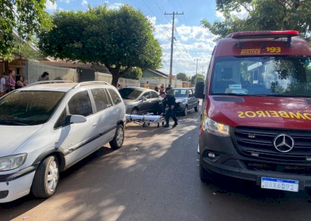 Ivinhema - Motorista passa mal e colide em outro veículo parado