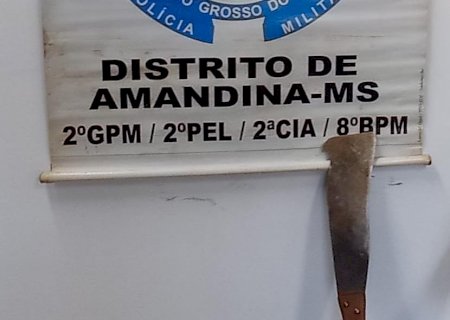 Ivinhema - Polícia Militar prende homem por ameaça, porte de arma branca e dano em Amandina