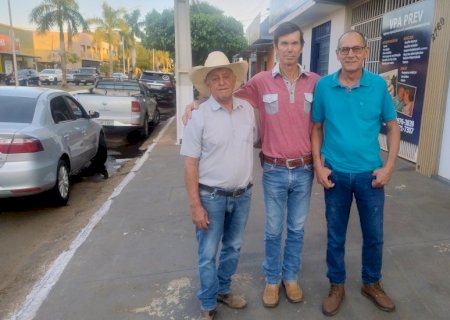 Angélica - Carlos Melhorança retorna para sua casa,  após um longo tempo em coma, entubado e lutando pela vida