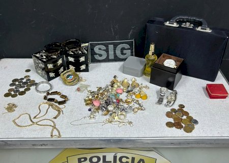 Homem é preso em flagrante após arrombamento e furto de joias em residência no centro de Naviraí