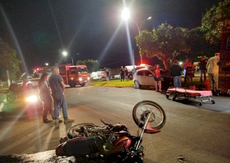 Motociclista morre após colisão entre moto e carro