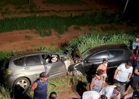 Acidente entre dois veículos deixa sete feridos na MS-276, entre Batayporã e Anaurilândia