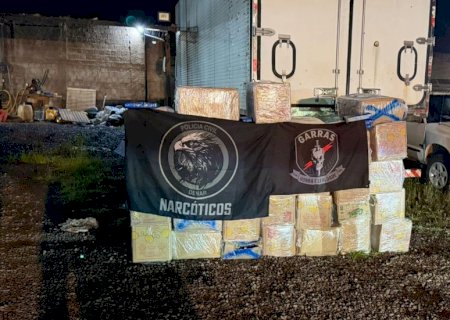 Caminhão com 849 kg de maconha é apreendido pela Polícia Civil