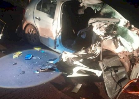 Acidente entre carreta e carro de passeio deixa três mortos e dois feridos na BR-262 em MS