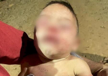 Pai é preso após espancar bebê de 4 meses enquanto mãe trabalhava