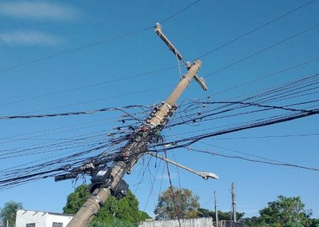 Alerta - Balanço mostra que motoristas do MS já derrubaram 3x mais postes do que em 2025