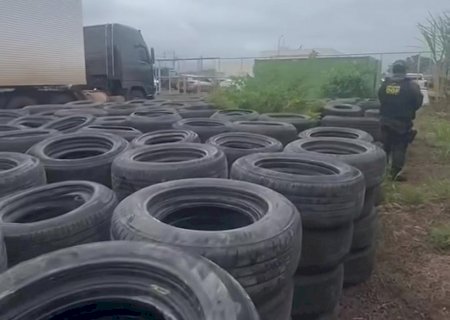 DOF apreendeu quase dois mil pneus novos escondidos em carga de pneus usados na MS - 156