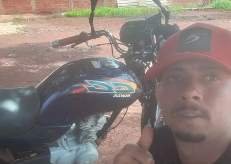 Colisão frontal entre moto e caminhão mata jovem na BR -262