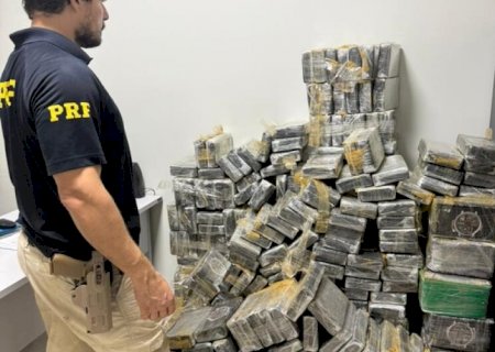 PRF apreende 479 Kg de cocaína em Ribas do Rio Pardo