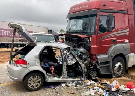 Seis pessoas da mesma família morrem em acidente na BR-251 em MG