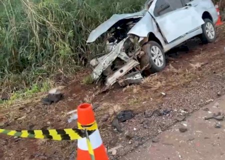 Acidente envolvendo um carro e uma carreta deixa uma vítima fatal na BR 163