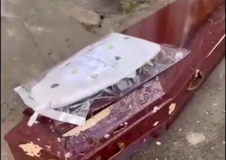 Criminosos invadem cemitério, metralham caixão durante enterro e suspeito acaba morto pela PM