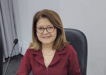 Ivonete Mendonça solicita implantação de academia ao ar livre na Vila do Idoso e instalação de redutores de velocidade (quebra-molas)