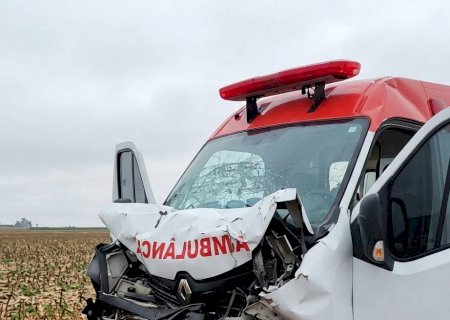 Paciente em tratamento contra câncer morre após acidente com ambulância na BR-060 em Sidrolândia
